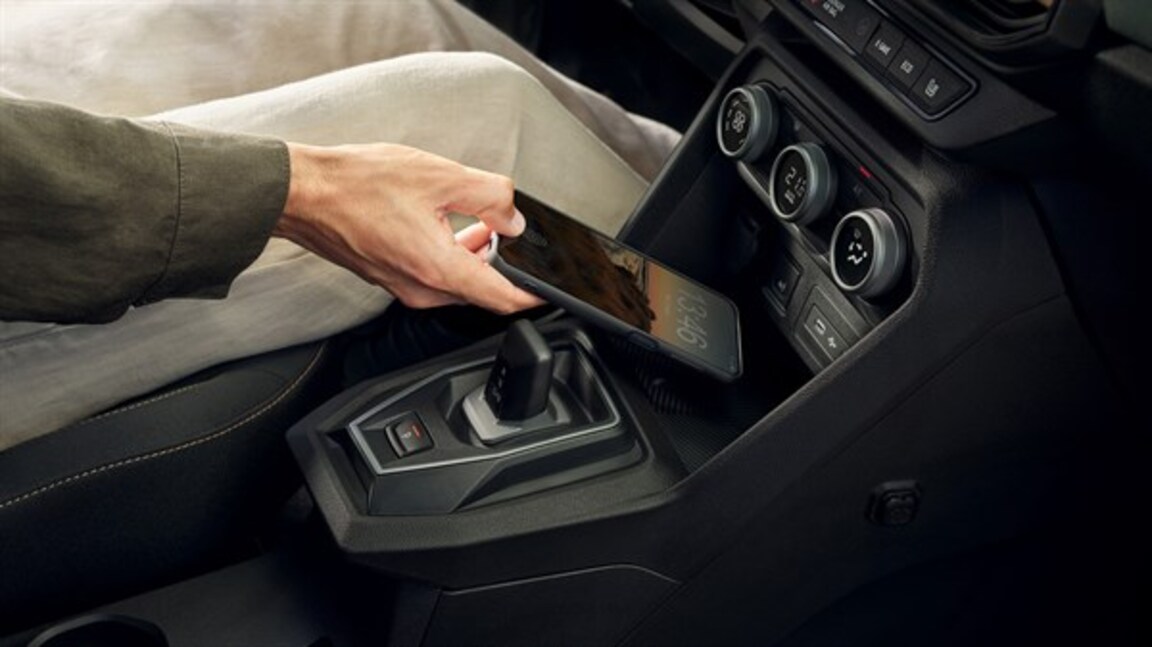 sisseehitatud juhtmevaba laadija