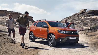 Uus oranž Dacia Duster soodne maastur uus logo