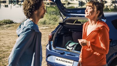 Uus Dacia Sandero mahukas pakiruum rohkelt ruumi sisekujundus